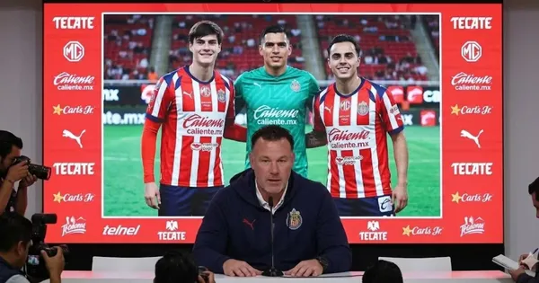 Ilustración digital de Gabriel Milito en rueda de prensa