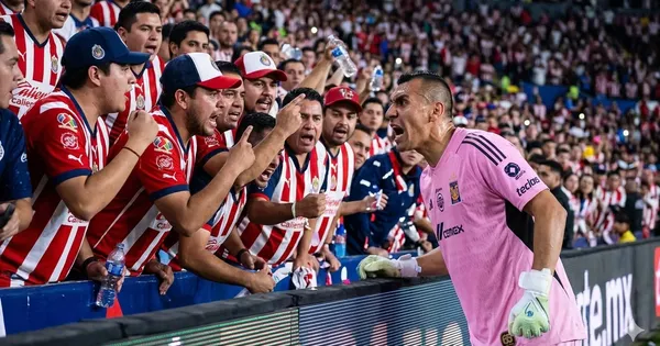 Nahuel Guzmán se encaró con los aficionados de Chivas