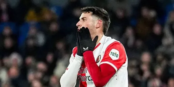 Ahora que no hace goles, lo que dicen sobre Santiago Giménez en Países Bajos.