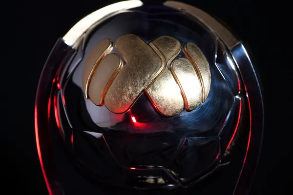 Ambos equipos se disputan el primer trofeo de la temporada.