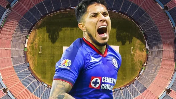Carlos Salcedo con Cruz Azul / Foto: Luis Estrello