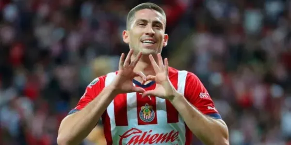 Chivas no contaría con Santiago Ormeño, el delantero se llevaría una buena tajada del Rebaño