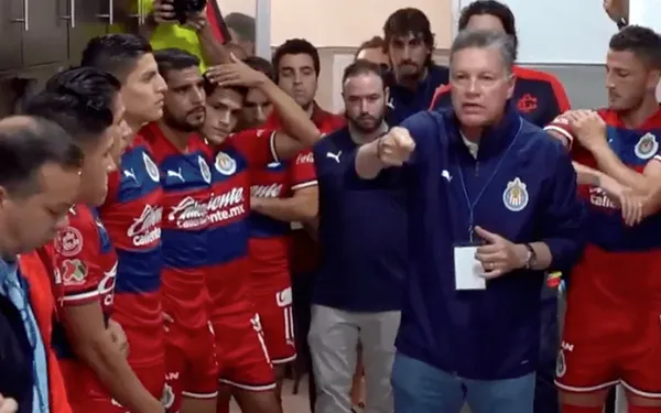 Chivas podría usar a Josecarlos Van Rankin como moneda de cambio para fichar a Eduardo Aguirre.