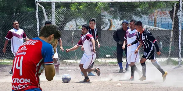 Conoce el jugador que le pesó estar en Chivas, ahora gana 3 mil pesos jugando en el fútbol llanero