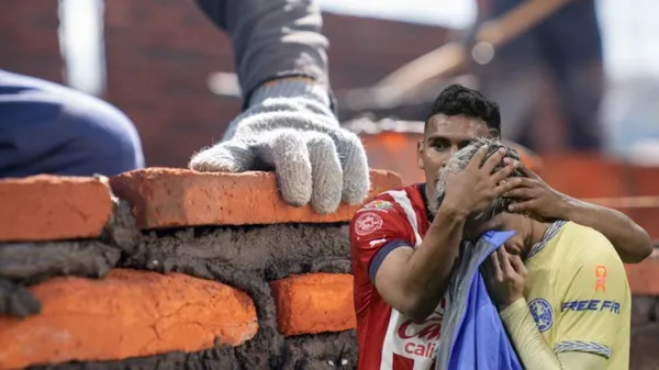 De humillar al América con Chivas, a construir casas