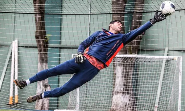 Diego Aguirre recupera a piezas para pelear el título.