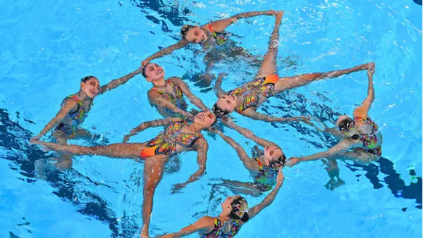 El equipo mexicano de natación artística. (Foto: AFP)