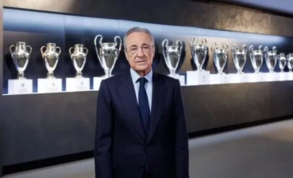 Florentino Pérez en el salón de trofeos del Madrid (Fuente: Central Madrid)