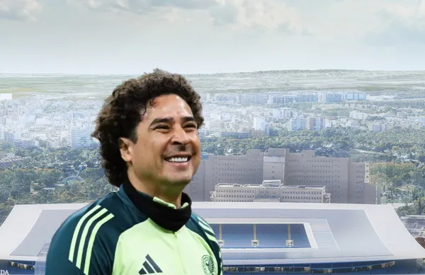 Guillermo Ochoa sonriendo/Foto Archdaily.com