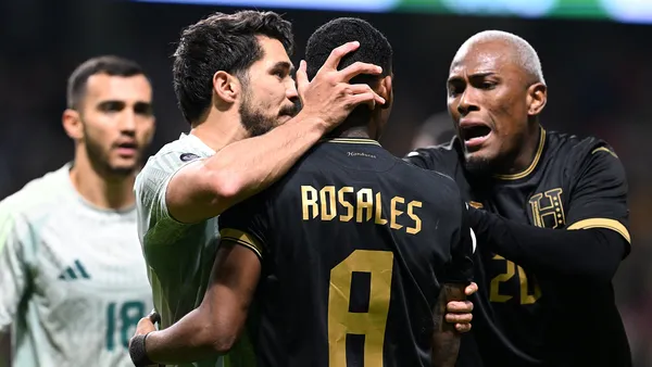 Henry Martín anotó doblete y mandó a Honduras a casa | Foto: MexSport