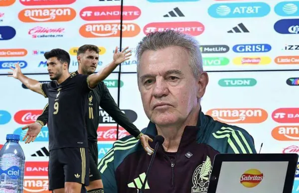 Javier Aguirre, Santiago Giménez y Raúl Jiménez/Foto El Porvenir.