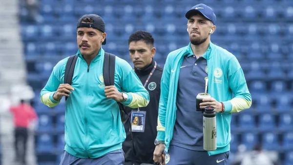 Jonathan dos Santos y Diego Valdés