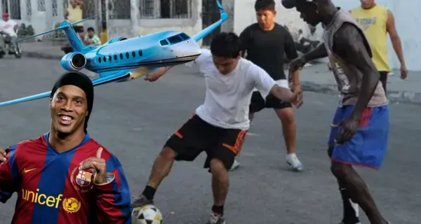 Jóvenes juegan en la calle fútbol / El Universo