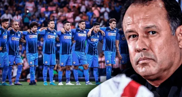 Juan Reynoso mira a la plantilla de Cruz Azul / La República