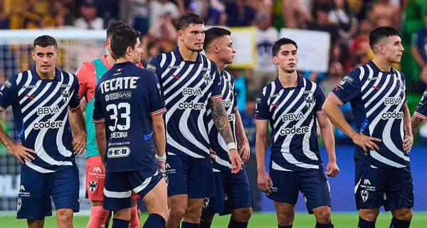 Jugadores de Rayados salen del estadio tras ser eliminados (Fuente: Mexsports)