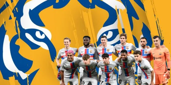 Jugadores del FC Barcelona junto al escudo de Tigres / FOTO GOAL