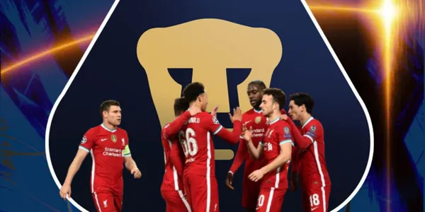 Jugadores del Liverpool junto al escudo de Pumas / FOTO THE INDEPENDENT