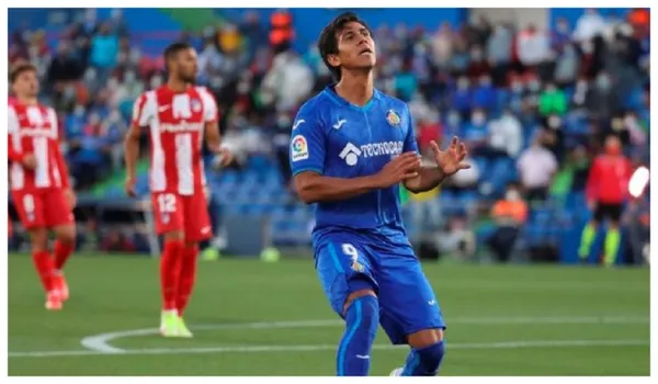 La corta estadía de JJ Macías por el Getafe de España tiene dos razones claves: le mal aconsejaron con tal de llevarlo a LaLiga y su falta de madurez, según lo dicho por Víctor Manuel Vucetich.