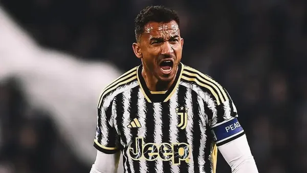 La inminente salida de Danilo de la Juventus abre la puerta a un mexicano | Foto: Relevo
