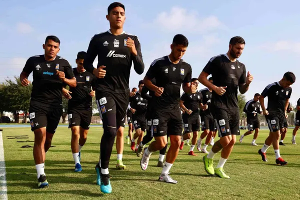 Los Tigres de Nuevo León sorprendieron a propios y a extraños con su entrenamiento al estilo 'El Juego del Calamar'.
