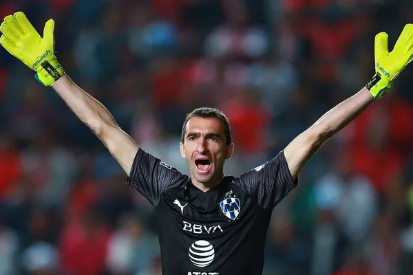 Marcelo Barovero quiere volver al futbol mexicano y sí es opción para Monterrey.