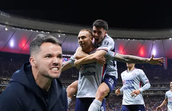 Nicolás Larcamón y jugadores de Cruz Azul/Foto La Afición.