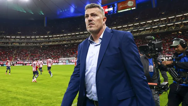 Óscar García se ausentaría del Pumas vs Chivas de la Jornada 10 | Foto: X @oscargarciaj