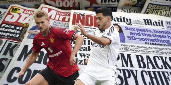 Raúl Jiménez en el Fulham vs Manchester United / FOTO X