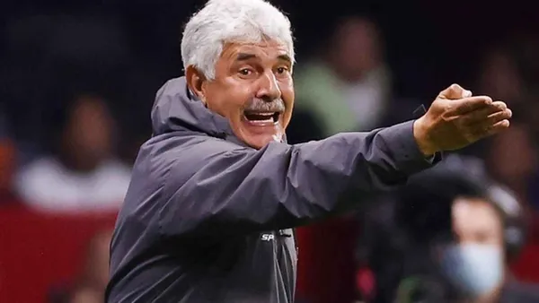 Ricardo Ferretti sigue sin firmar con Pumas y Ferretti tendría un capricho para dar el sí.
