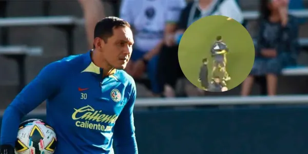 Rodolfo Cota se confronta con el banquillo de Rayados al término del medio tiempo del América vs Monterrey