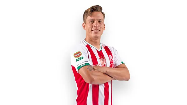 Rubén González con la camiseta del Necaxa. (Foto: Necaxa)