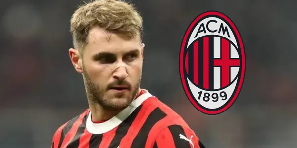 Santiago Giménez junto al escudo del AC Milán / FOTO WOLRD SOCCER TALK