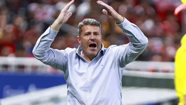 Se acabó el proyecto de Óscar García en Chivas tras 10 Jornadas | Foto: X @chivas