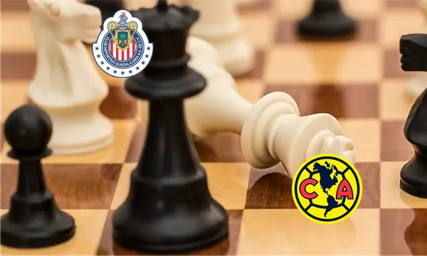 Tabla de Ajedrez con un rey abajo, junto a las piezas, los escudos de Chivas y de América / El Español