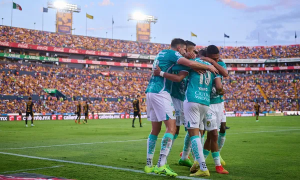 Un duelo de felinos se llevó a cabo en el Estadio Universitario