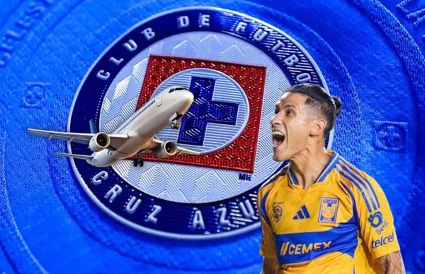 Uriel Antuna y avión a su lado/Foto Cruz Azul.