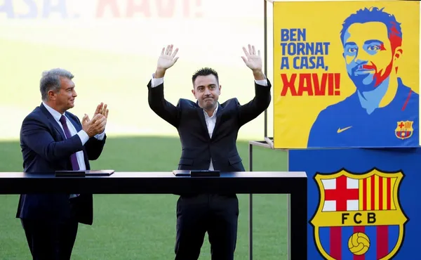 Xavi Hernández fue presentado como nuevo técnico del FC Barcelona, y dejó algunos mensajes claros para Ronald Koeman y los anteriores técnicos del club.