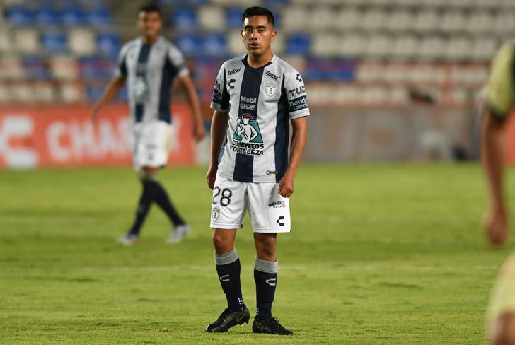 Erick Sánchez en el 2021, con la playera 28 en Pachuca (Fuente: Jornada de Hidalgo)&nbsp;