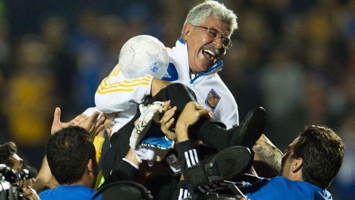 Ricardo 'Tuca' Ferretti festejando un título con Tigres (Foto: Mexsport)