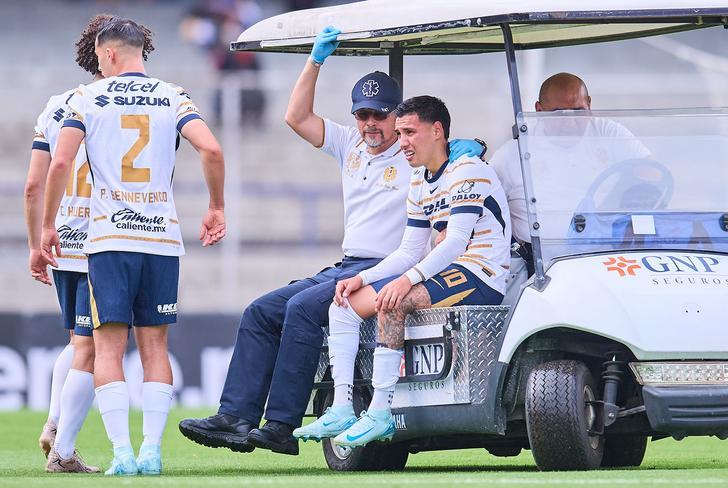 Leo Suárez saliendo del partido vs Pachuca / Foto: Mexsport&nbsp;