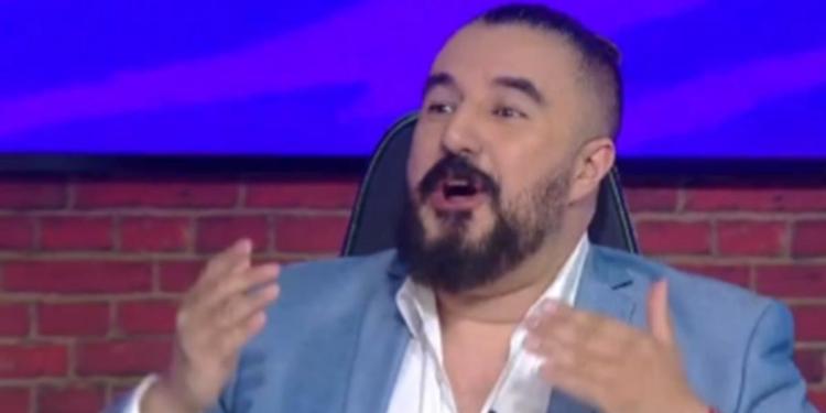 Álvaro Morales regresó tras su castigo y volvió a insultar al aire (VIDEO) 