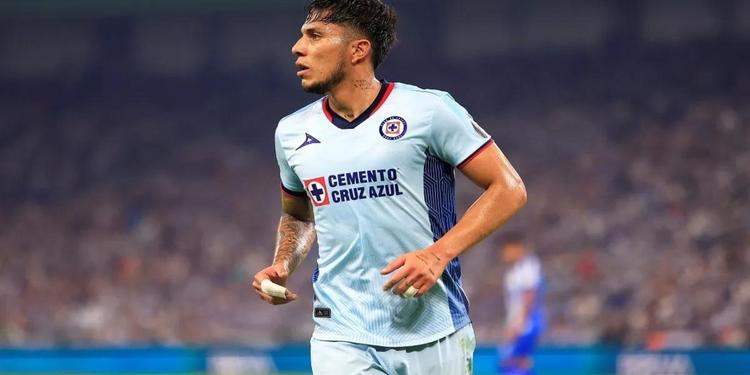 La alternativa que tendría Anselmi en Cruz Azul ante la salida de Carlos Salcedo 