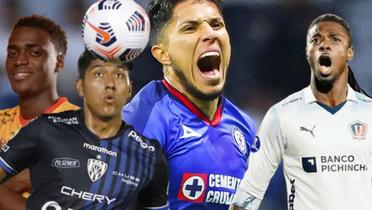 Carlos Salcedo festeja un gol con el combinado de Cruz Azul (Fuente: Imago) 