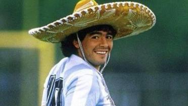 Diego Maradona luce un sombrero charro en el complejo de Coapa (Fuente: ESPN) 