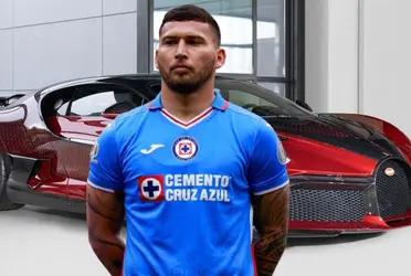 El auto de más de 2 millones con el que Juan Escobar saldría de Cruz Azul