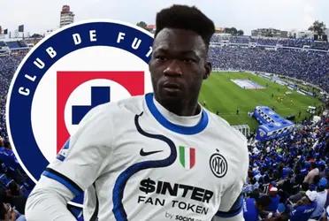 El delantero ecuatoriano, Felipe Caicedo, podría ser el delantero que busca Cruz Azul