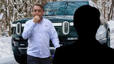Emilio Azcárraga y el coche en el que llegó a la reunión de dueños (Fuente: AS) 