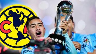 Erick Sánchez levantando el trofeo de la Liga MX (Fuente: MEXSPORT)