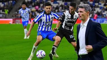 Fernando Ortiz y jugadores de Rayados vs Necaxa Foto: Fútbol Total