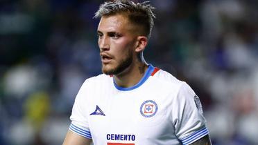 Gonzalo Piovi en un partido de Cruz Azul (Foto: Mexsport)